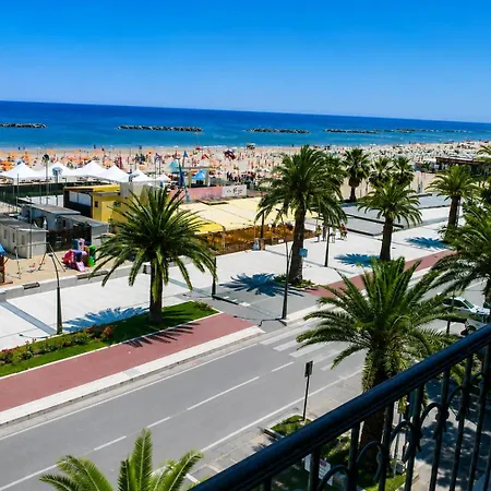 Апартаменты Immobiliare La Rosetana - Residenza La Terrazza Розето-дельи-Абруцци